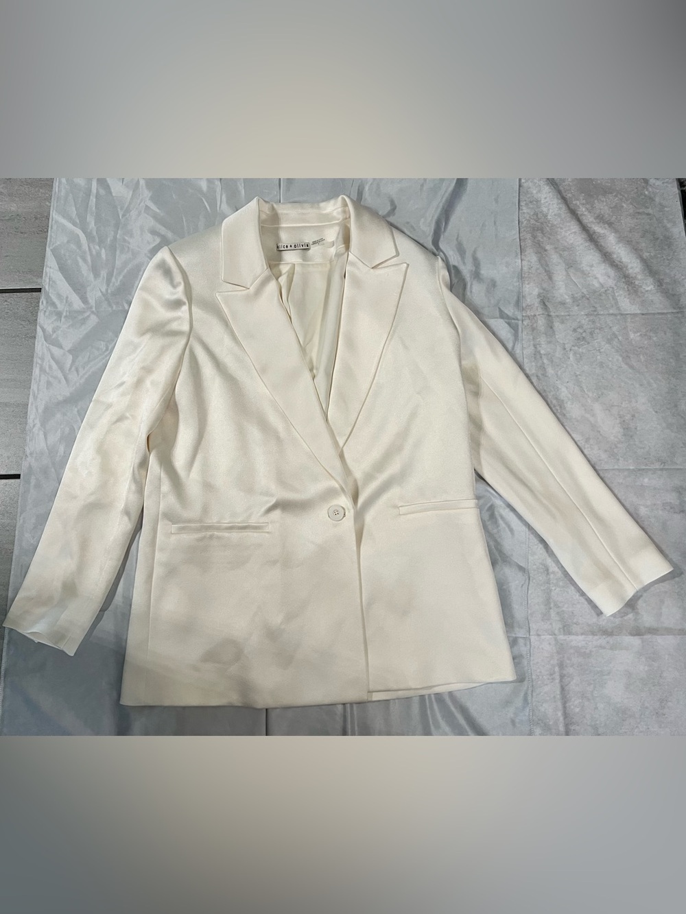 Alice + Olivia Off-White Single-Button Tailored Blazer